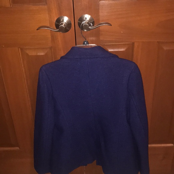A Lands’ End size 6 blue button up coat - Picture 4 of 7